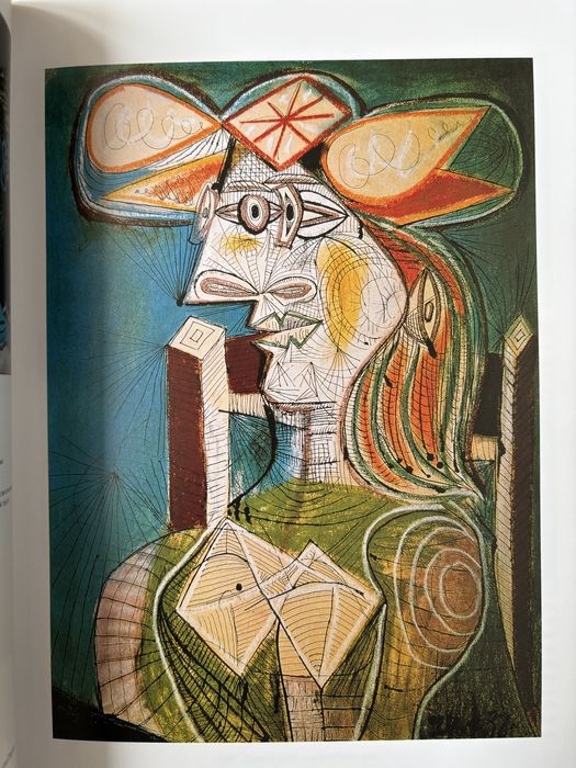 Книга про життя і творчість Пабло Пікассо Picasso