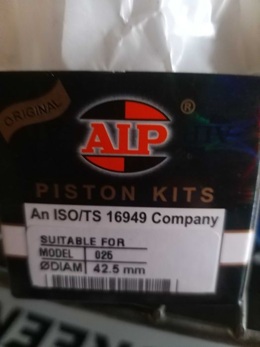 Stihl 025 NOWY tłok pierścienie kpl AIP