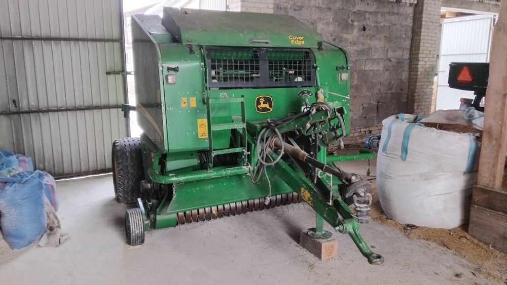 Prasa John Deere 623