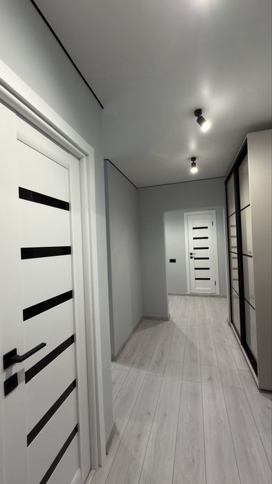 Продаж 3-кімнатної квартири з новим ремонтом у Росвигові, Мукачево.