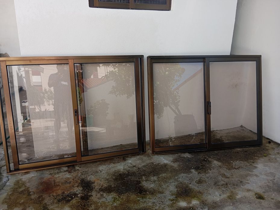 Porta e duas janelas de alumínio