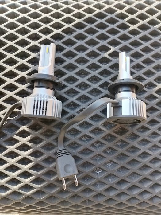 Продам лед лампи Філіпс н7