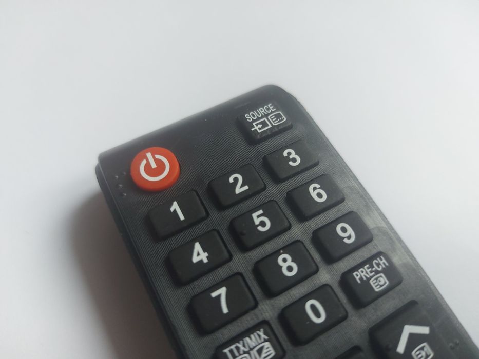 Samsung pilot do każdego tv LED LCD OLED QLED  Gratis  baterie