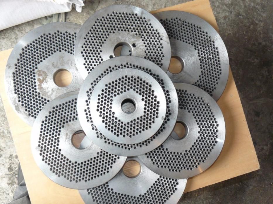 Матрица и ролики для гранулятора