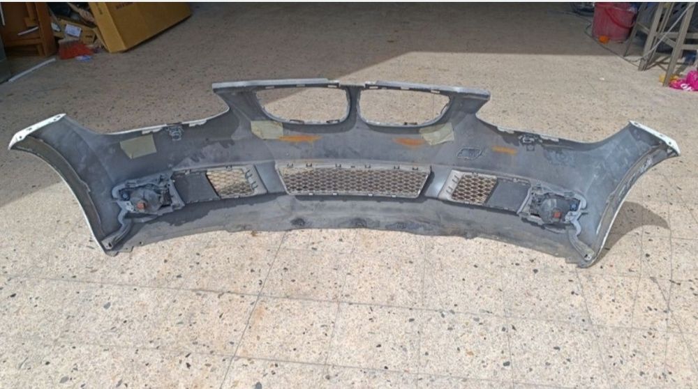 Parachoque BMW e92 original com faróis nevoeiro com pintura em branco