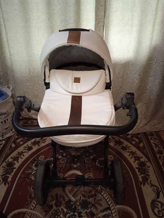 Продам дитячу коляску 2в1