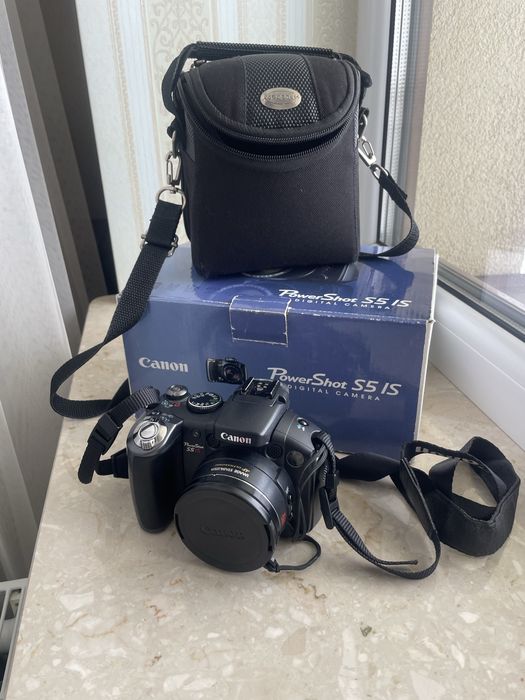 фотоапарат Canon PowerShot S5 IS, в комплекті з сумкою.