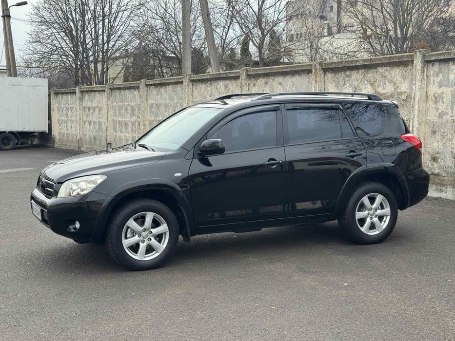 Продается TOYOTA RAV4