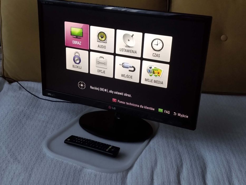 Telewizor LG 23 cale matowa matryca  monitor IPS LED pilot wejście Cam
