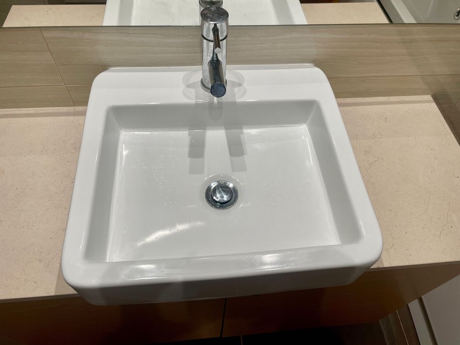 Movel WC suspenso + lavatório + torneira