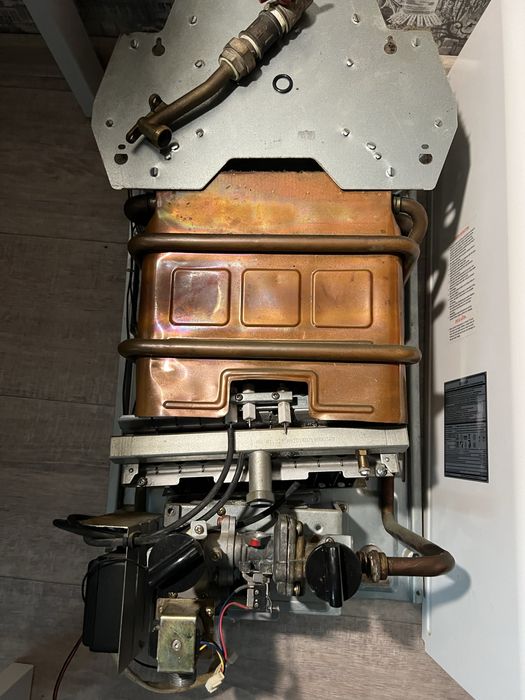 Продам газову колонку GORENJE на запчасті