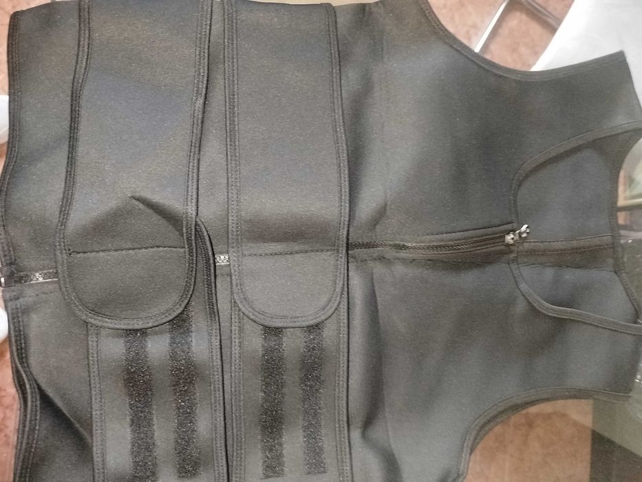 Colete desportivo para homem.