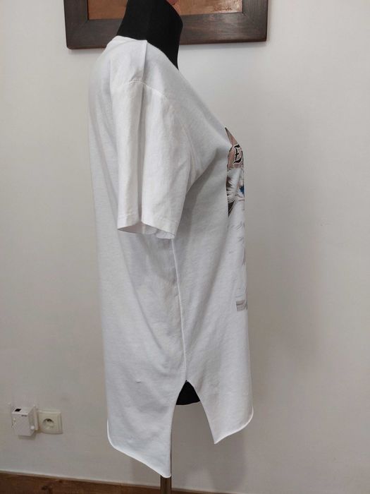 Biały, asymetryczny T-shirt z nadrukiem, S