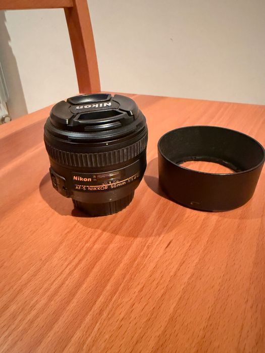 Nikon D5300 + lente Tamron AF 18-270mm f/3.5-6.3 + lente AF-S NIKKOR 50mm 1:1.4G + 3 baterias (1 original nikon)