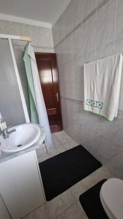 Aluga-se Quarto / Suite apenas a Rapagiras