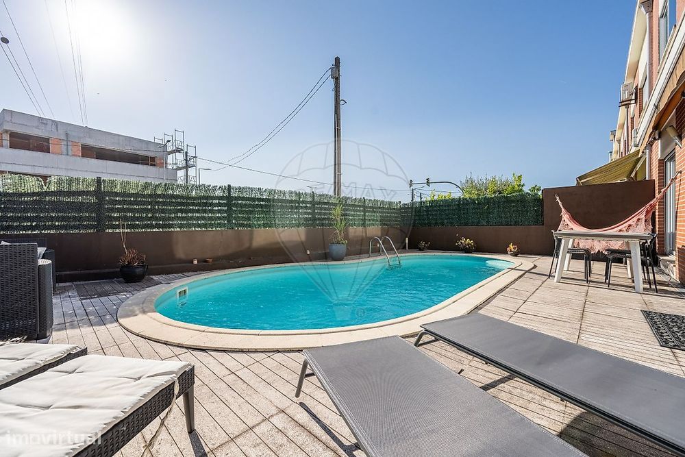 Moradia Gaveto T3 com piscina em Palmeira, Braga!