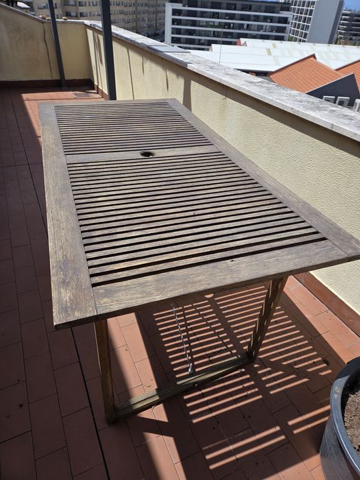Mesa jardim em madeira