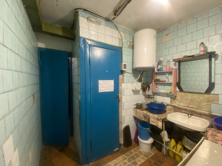 Продам велику кімнату в гуртожитку