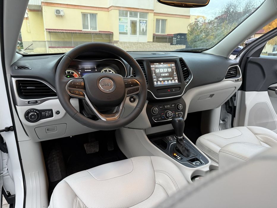 JEEP CHEROKEE 2022 р. 3.2