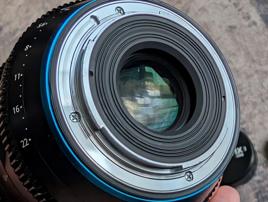 Obiektyw filmowy IRIX Cine lens 11mm T4.3 Canon EF Blackmagic 6K Pro