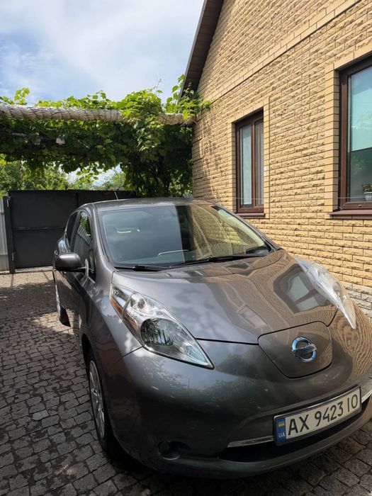 Продам Nissan Leaf 2017