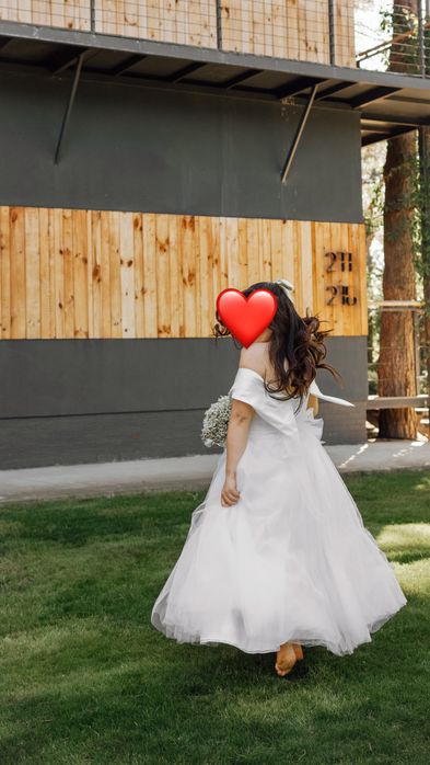 Весільна      сукня