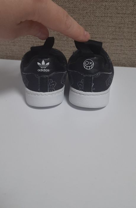 Кросівки Adidas оригінал розмір 20 устілка  12,5 см