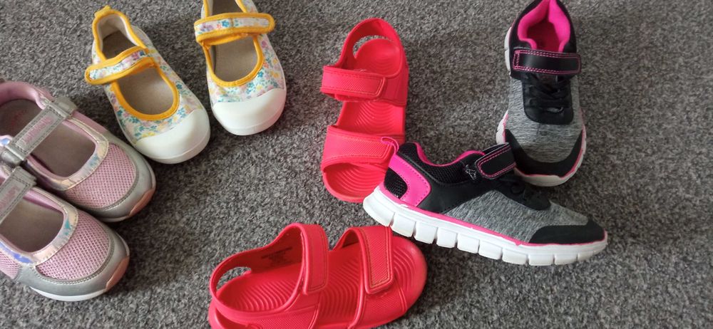 Zestaw bucików dla dziewczynki r. 28