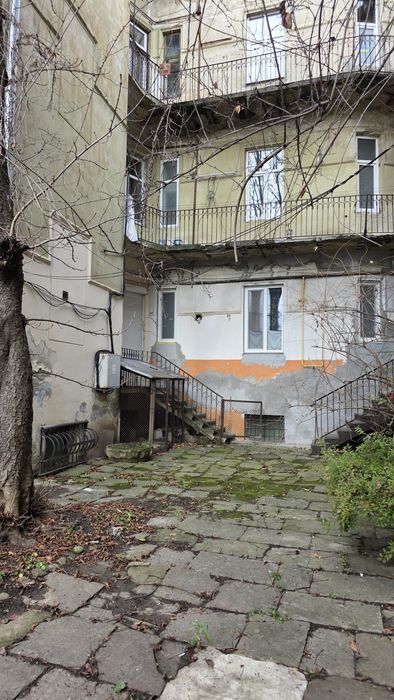 Оренда комерційного приміщення 78м2 біля  ринку у ЦЕНТРІ міста