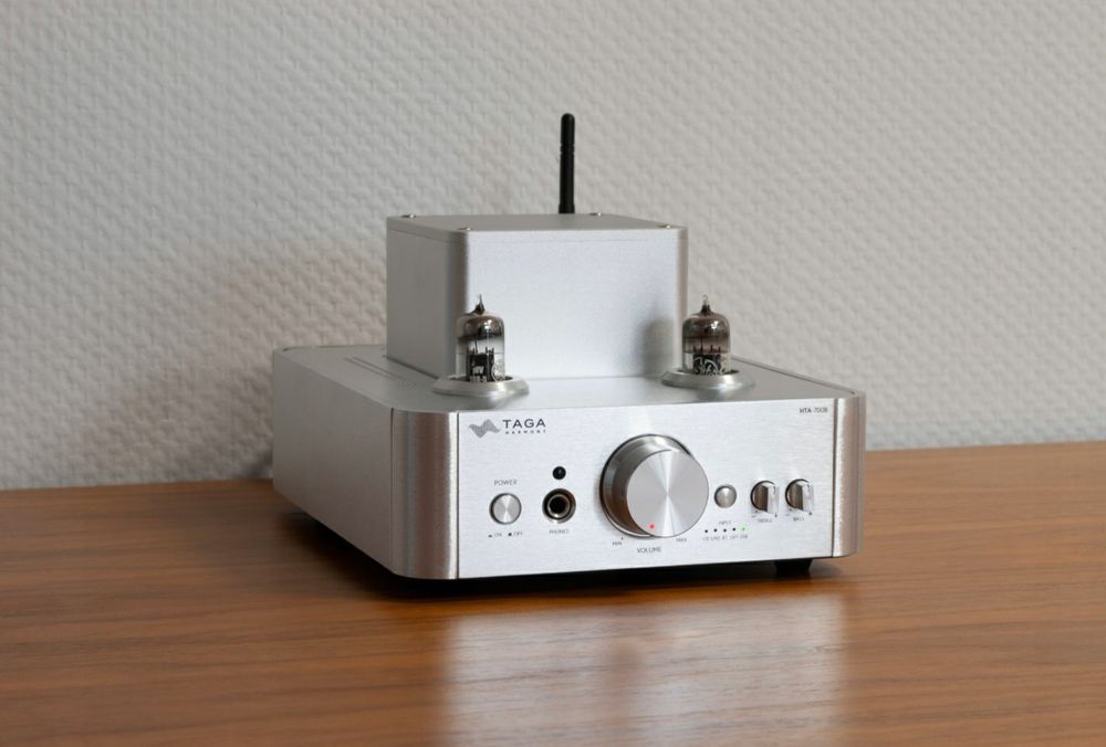 TAGA HARMONY HTA-700B V.3 USB SILVER WZMACNIACZ LAMPOWY HYBRYDA  2x45W  "Totalnie nowy zapakowany fabrycznie"