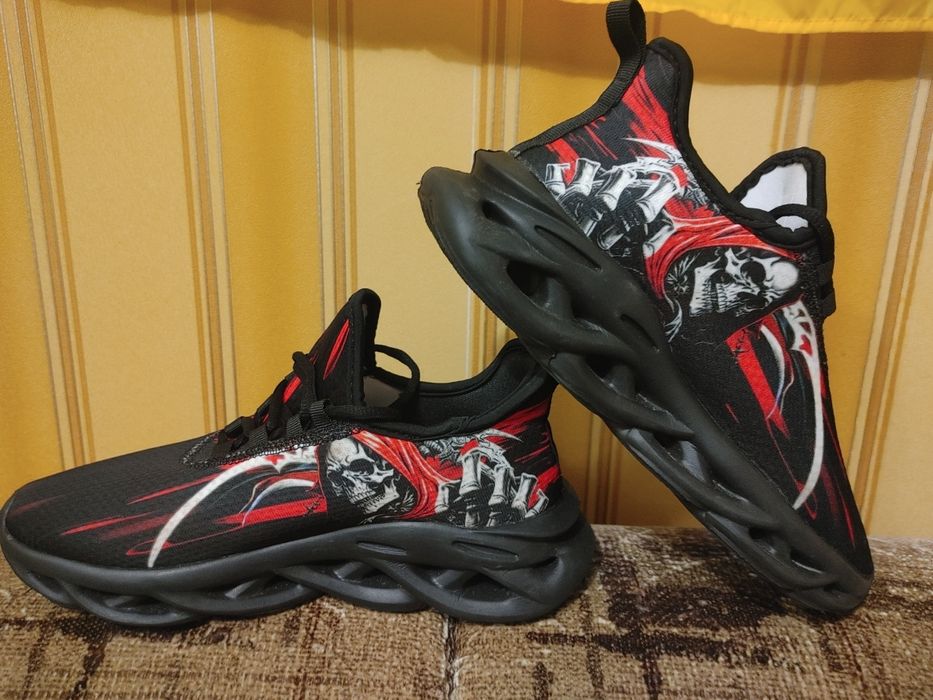 Кросівки чоловічі