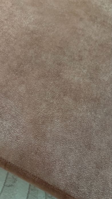 Sofá com chaise + puff