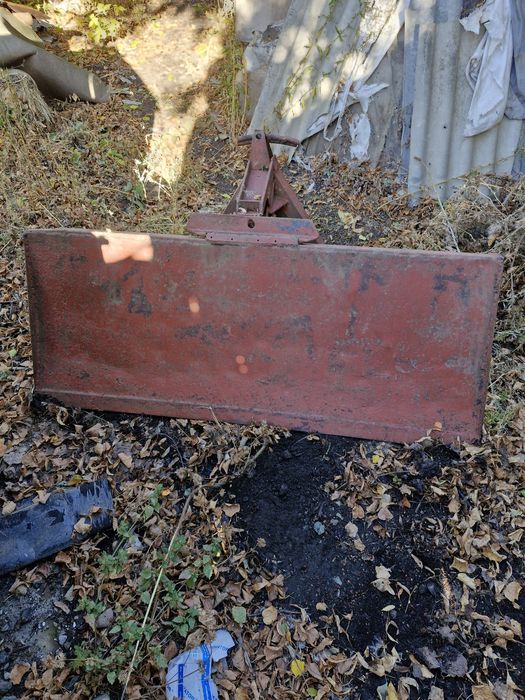 Продам отвал на заднюю навеску Т25