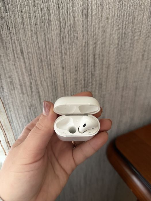 Аірподс 2. Правий навушник Airpods 2. Кейс навушників AirPods 2
