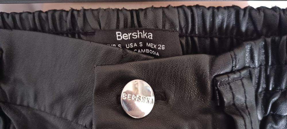 Calças estilo cabedal Bershka