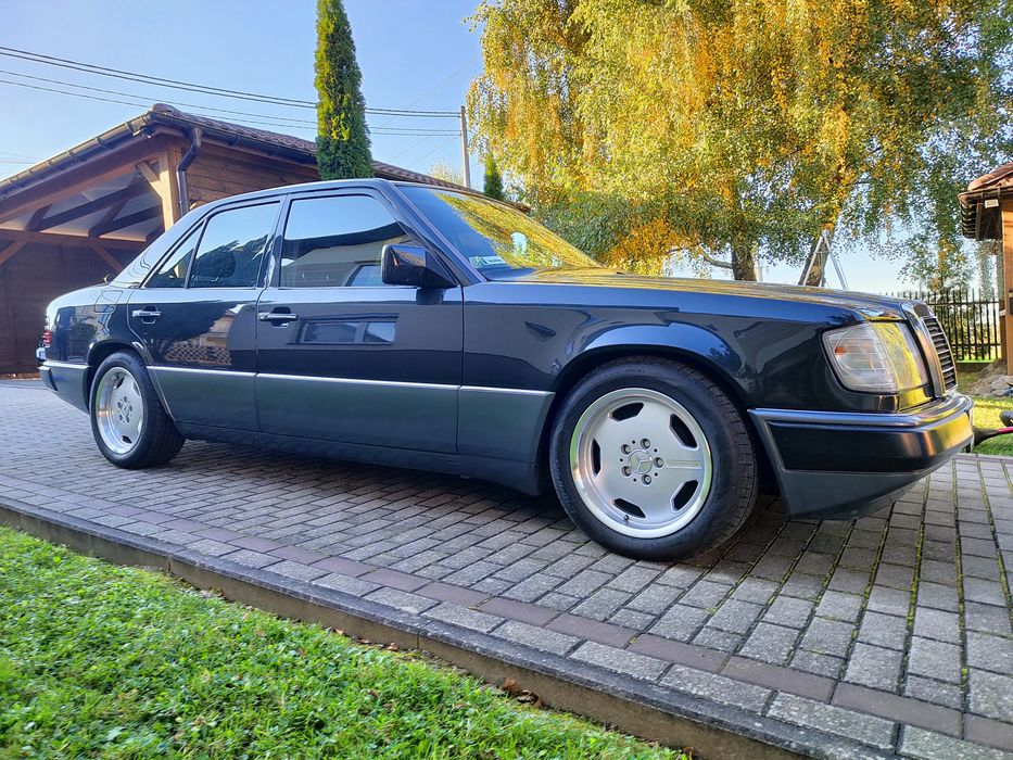 Mercedes-Benz W124