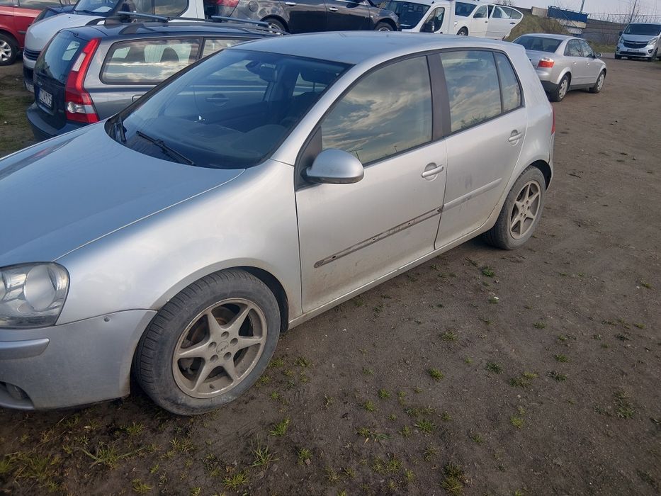 Volkswagen Golf 5 na części kolor la7w