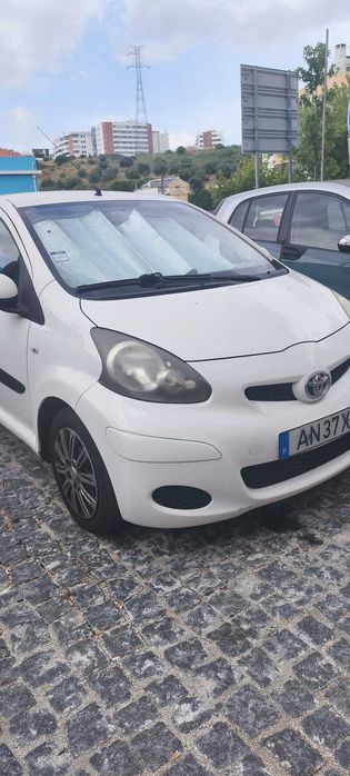 Vendo carro toyota aygo 2009