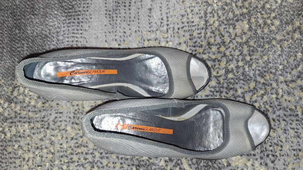 Buty szpilki na obcasie Carinii Glamur włoskie rozmiar 37 skóra