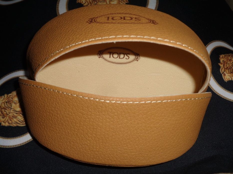 TODS nowe oryginalne brązowe etui na okulary pokrowiec