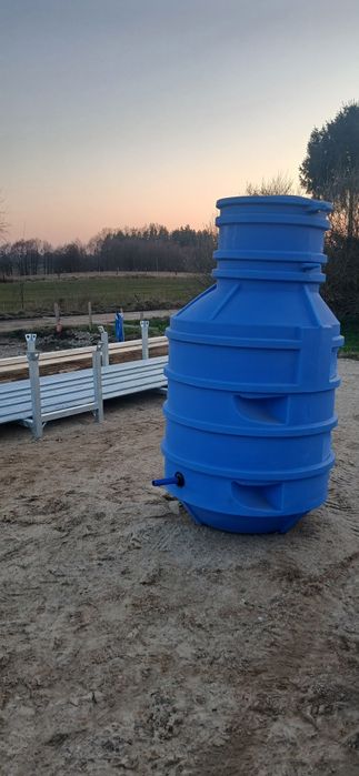 Studnia wodomierzowa DN 1000, studnia głębinowa
