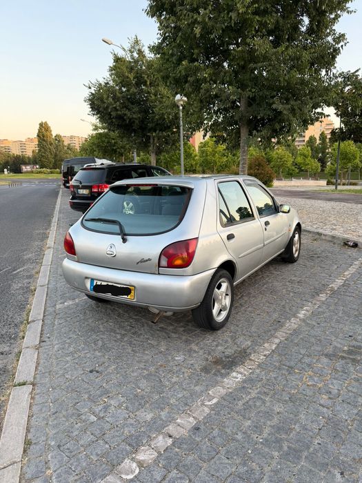 Vendo Ford Fiesta