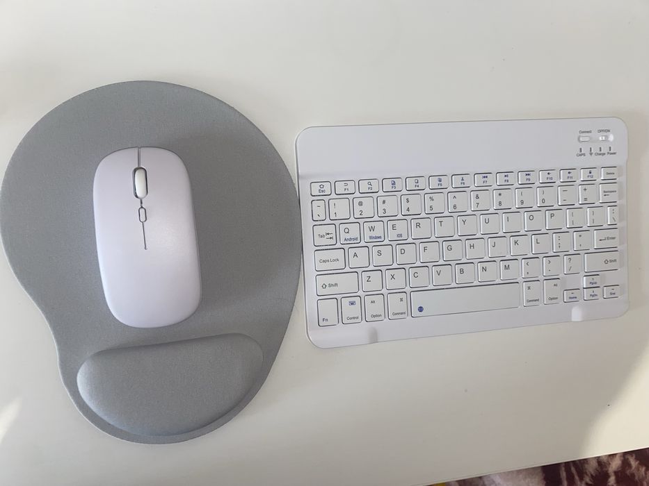 NOVO 3-em-1 Teclado, Rato e Descanso - Recarregável Sem Fios