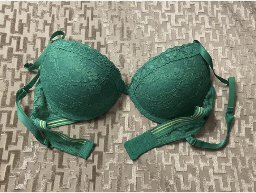 Бюсгалтер новмй фірмовий оригінал 75 C