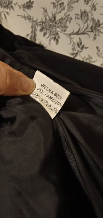 Ciepły płaszcz z wełny 80%, S M