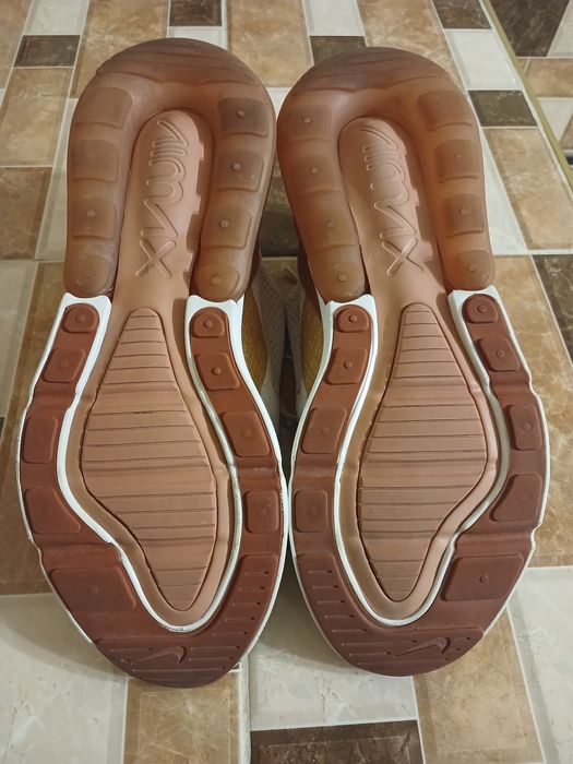 Оригінальні кросівки Nike Air Max 270 р-39