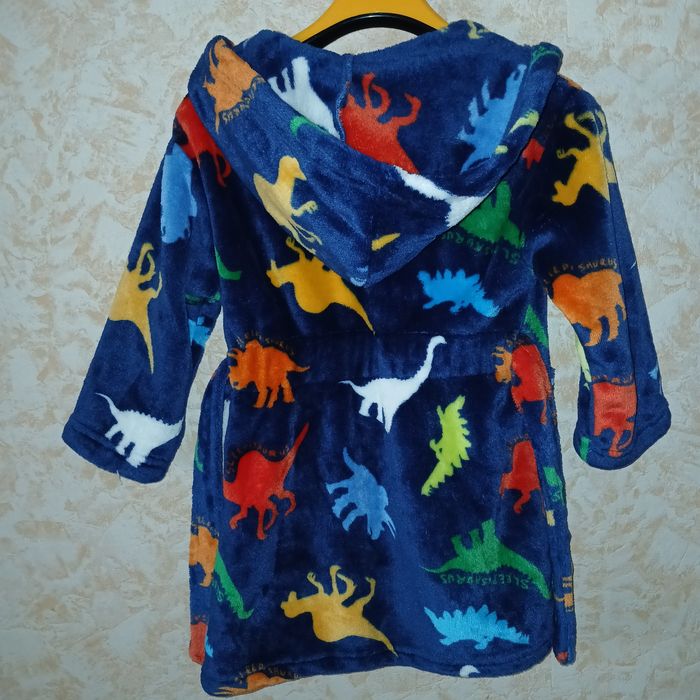 Халат "Дракоши" новий 2-3 роки.