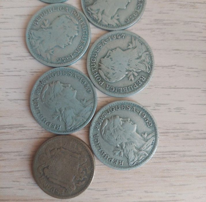Moedas República Portuguesa e uma espanhola