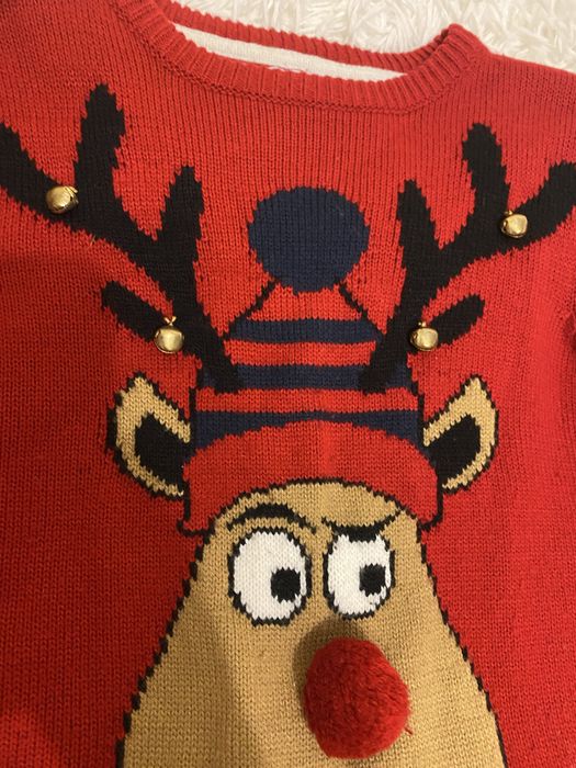 Новогодний красный свитер с оленем новорічний светр 140 см 9/10