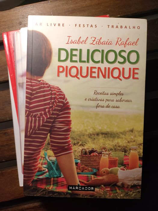 Vários livros de cozinha